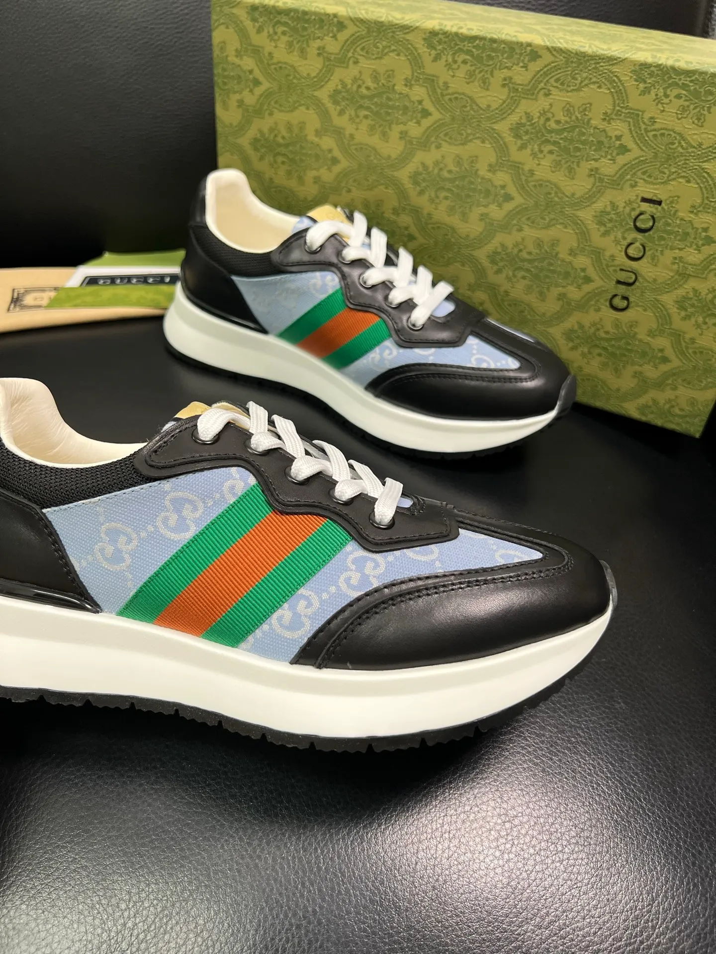 Men's shoes 💰800 Gucci top purchasing Gucci counter new model, original factory configuration of imported cowhide from Italy with printed cloth fabric, imported cowhide lining, breathable and comfortable, sole: original factory special sole is super comfortable, original factory and single goods are high quality, welcome to compare, code number 38-44 (customized 45 46) 85865
